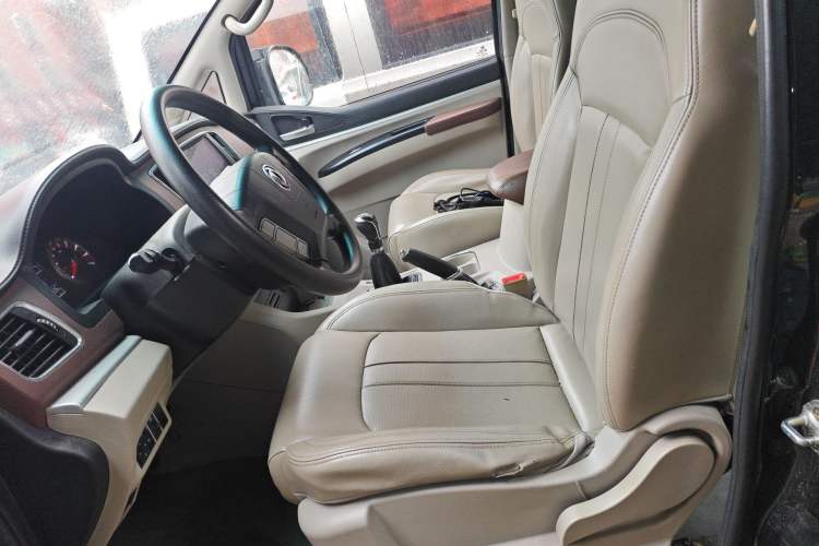 Used FORTHING Lingzhi 2017 M5 1.6L Comfort Model
