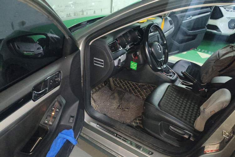 Used Volkswagen Sagitar 2017 230TSI Automatic Comfort Version