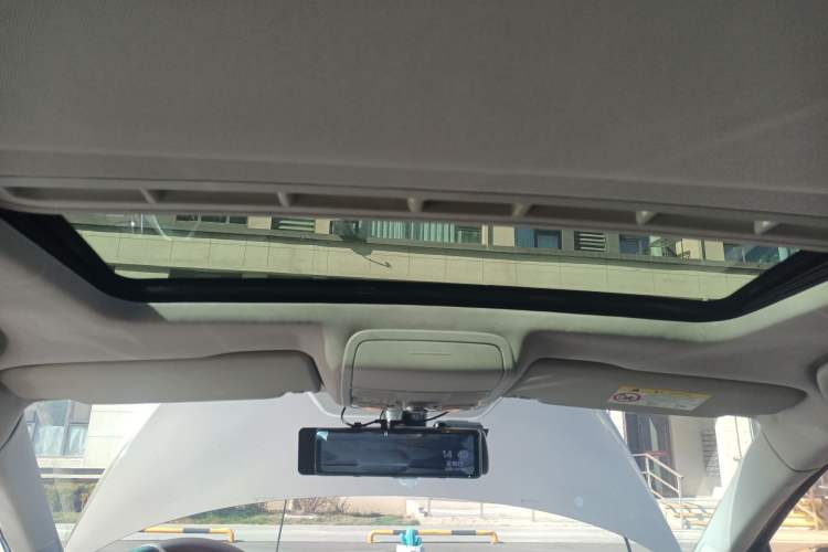 Used Volkswagen Sagitar 2015 230TSI Automatic Luxury Model
