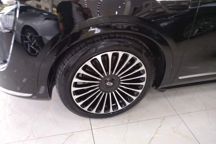 Used Hima AITO M9 2025 Extended-Range Ultra Version 52 kWh 6-Seater Left Front Wheel Hub