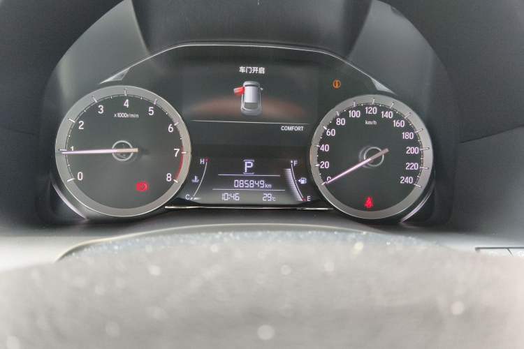 Used Honda UR-V 2017 370TURBO Four-Wheel Drive Prestige Edition China V Odometer Close Up