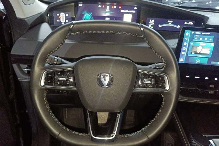 Used Changan UNI-K 2024 2.0T Two-Wheel Drive YueShang Trim