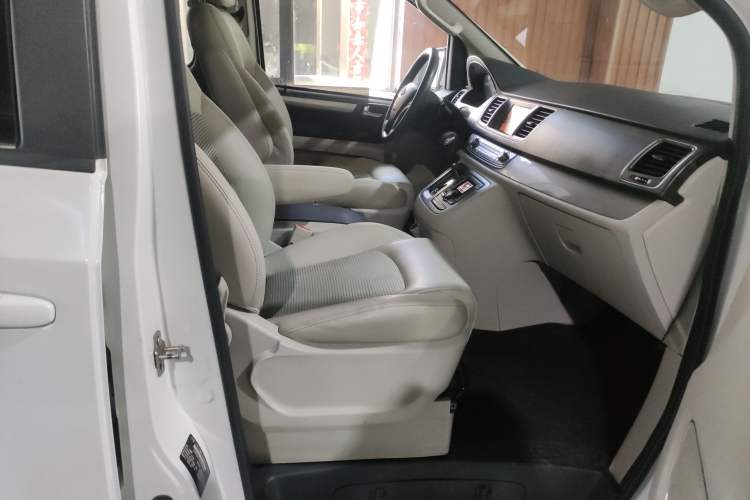 Used SAIC MAXUS G10 2018 PLUS 2.0T Automatic Smart Edition Right Front Seat