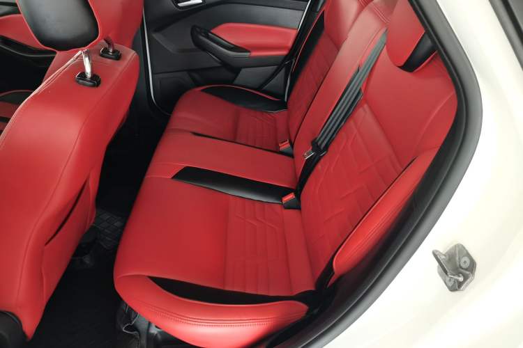 Used Ford Focus 2018 Hatchback Classic 1.6L Automatic Comfort Plus SmartDrive Edition