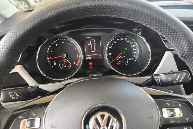 Used Volkswagen Touran 2018 Volkswagen Touran L 280TSI DSG Comfort Edition 7 Seats China VI Standard