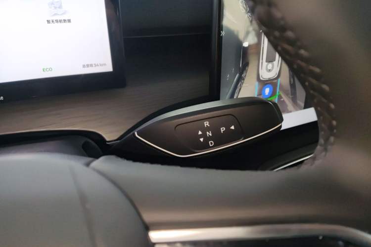 Used Chery Fengyun T8 2025 1.5T 130 km Comfort Edition 7-Seater Gear Lever