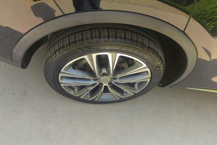 Used BYD Tang 2019 2.0T Automatic SmartConnect Luxury 7-Seater China VI Standard Right Rear Wheel Hub