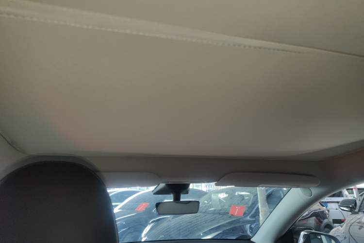 Used Tesla Model Y 2023 Long-Range All-Wheel-Drive Version