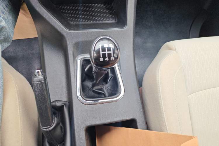 Used FORTHING Lingzhi 2023 M5L 1.6L Base Model 7 Seats
