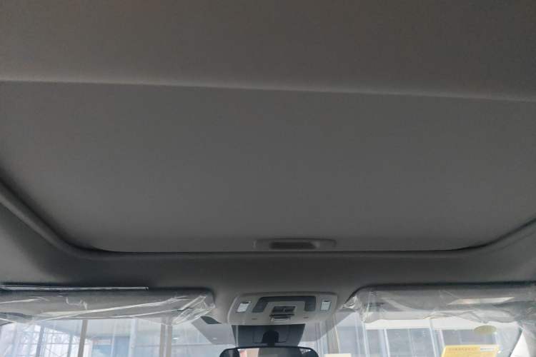 Used Toyota Sienna 2026 Model 2.5L Dual-Engine Two-Wheel-Drive Comfort Edition
