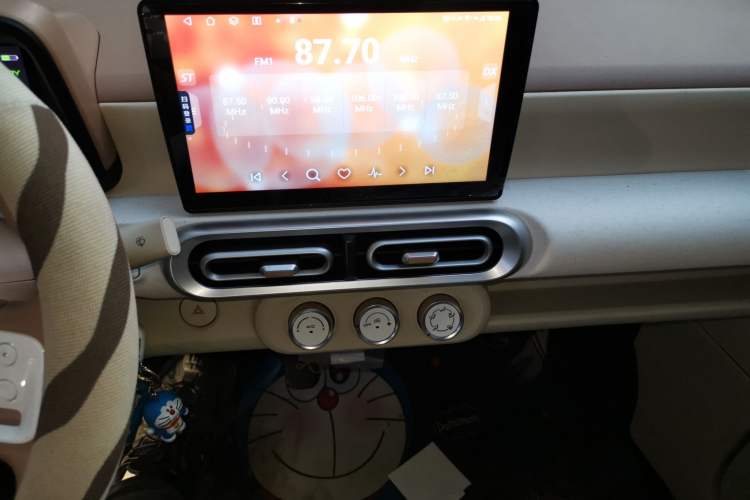 Used Wuling Hongguang MINIEV 2024 3rd Generation 215km Youth Edition Audio And AC Panel