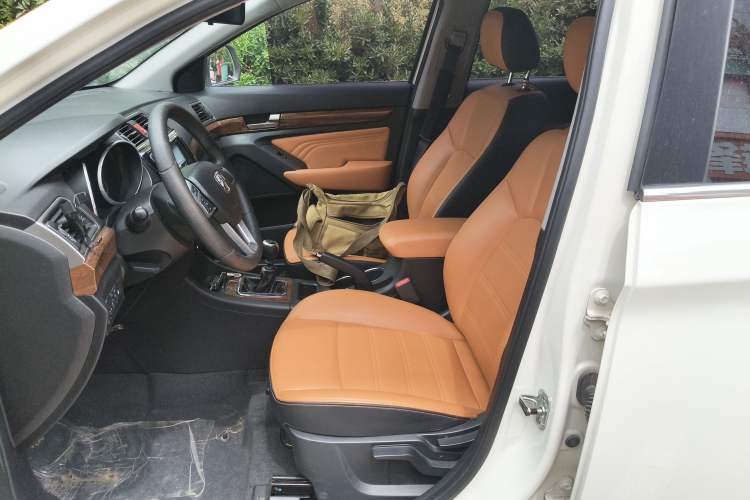 Used BAIC Weiwang S50 2016 1.5T Manual Happy Motion Superior Edition Left Front Seat