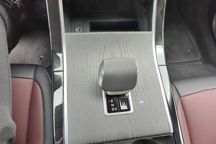 Used Land Rover Range Evoque 2024 Aurora L 249 PS Prestige Light-Chasing Edition