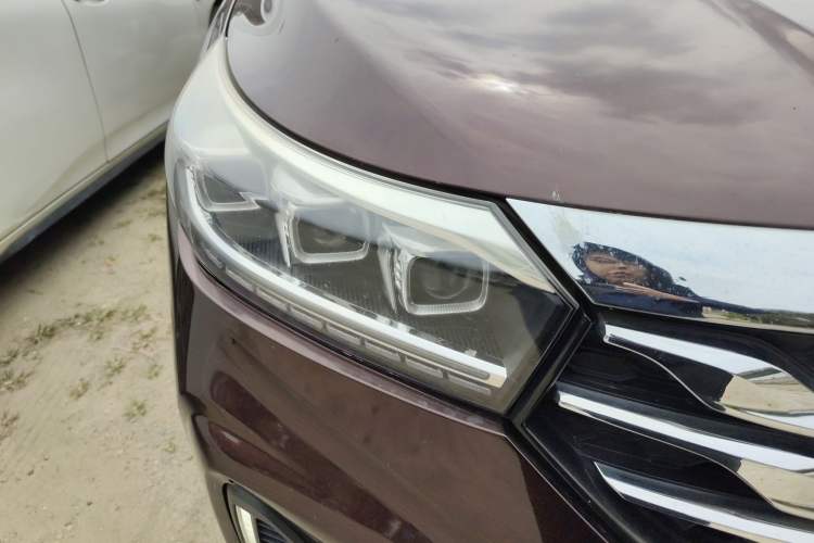 Used GAC Trumpchi GS4 2018 235T Automatic Two-Wheel Drive Luxury Smart Connectivity Millionth Anniversary Edition Right Front Headlight