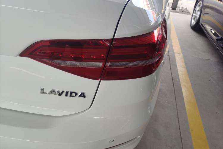 Used Volkswagen Lavida 2019 1.5L Automatic Comfort Edition China VI Standard
