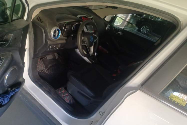 Used BYD Yuan New Energy 2018 EV360 Smart Connect Cool Edition Driver Seat