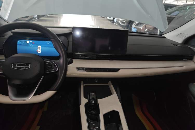 Used Geely Auto Emgrand L HiP 2022 1.5TD-DHT Pro 100KM Super Rui
