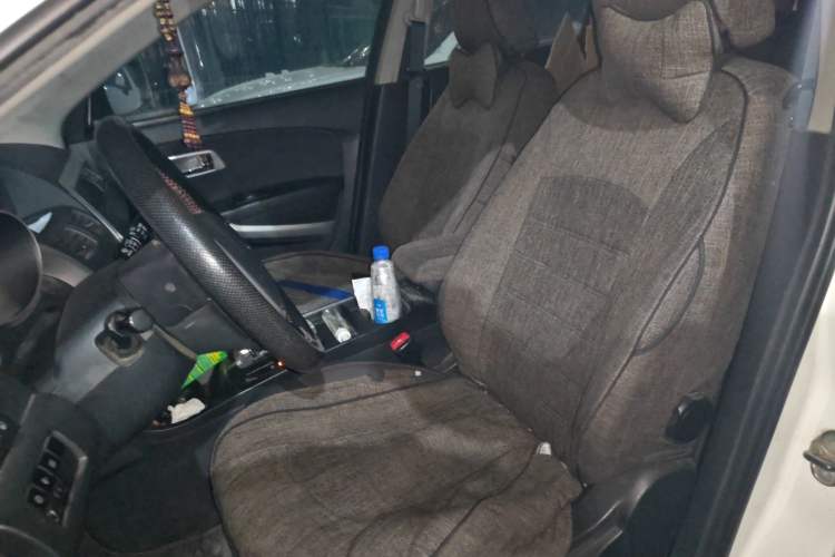 Used Bestune X80 2013 2.0L automatic comfort version
