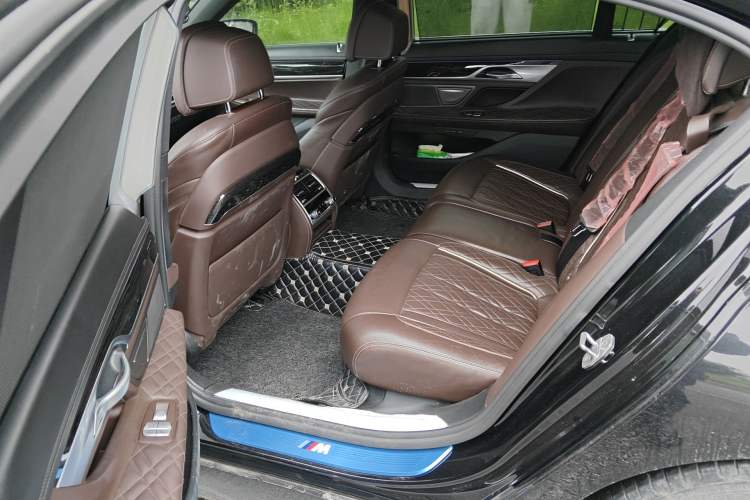 Used BMW 7 Series 2019 Restyled 740Li Leading Edition M Sport Package Left Rear Seat