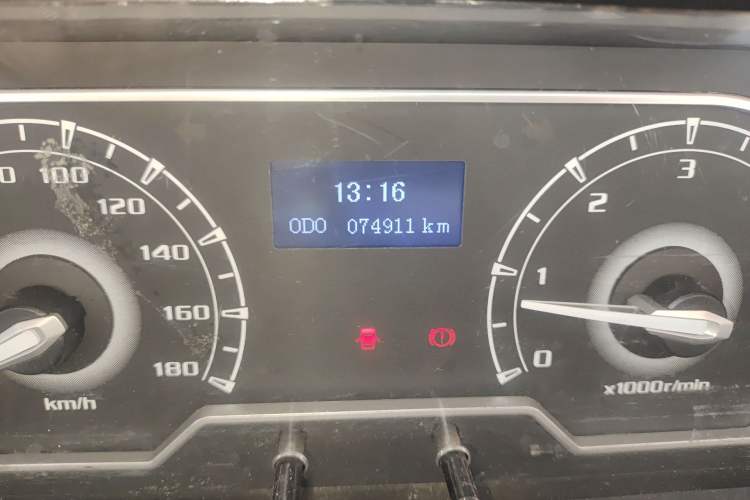 Used SAIC MAXUS Xintu V80 2019 2.5T Classic Edition 6-Speed Manual – Aoyuntong Short Wheelbase Mid-Height Design 5/6 Seats
