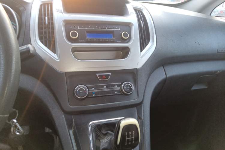 Used CHANGAN KAICHENG Ruixing S50 2018 S50V 1.5L Logistics Edition 5 Seats China VI Standard Audio And AC Panel