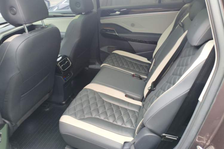 Used Volkswagen ID.6 CROZZ 2021 Long-Range PRO Edition Left Rear Seat