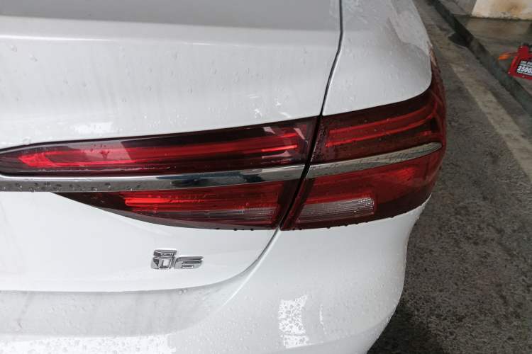Used Roewe i6 2019 PLUS 1.6L CVT 4G Connected Luxury Deluxe Edition
