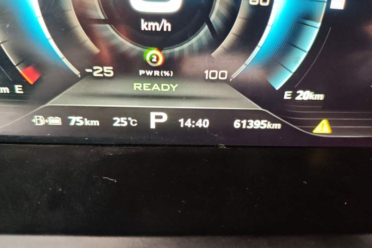 Used Roewe i6 New Energy 2017 45T Hybrid Connect & Smart Enjoyment Edition Odometer Close Up