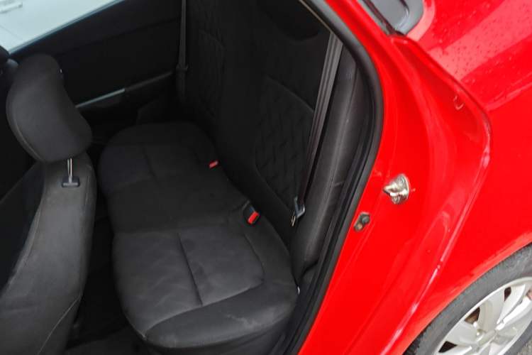 Used Kia K2 2015 Sedan 1.4L MT GLS