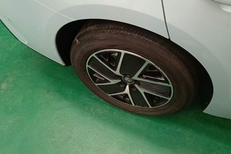 Used BYD Qin L 2025 DM-i Smart Drive 120KM Superior Model
