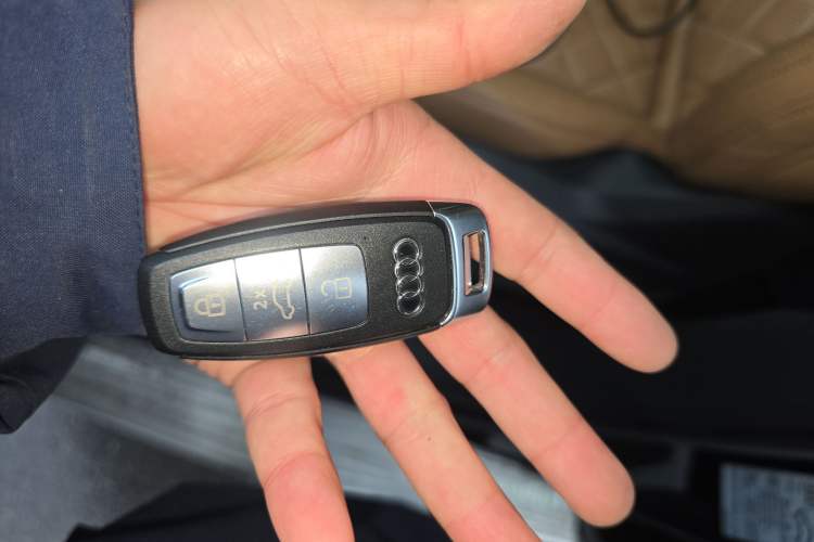 Used Audi Q6 2024 45 TFSI quattro Qiyun Edition Yulin Package 6 seats Vehicle Key