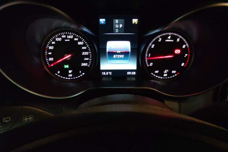 Used Mercedes-Benz GLC 2017 GLC 260 4MATIC Luxury Model