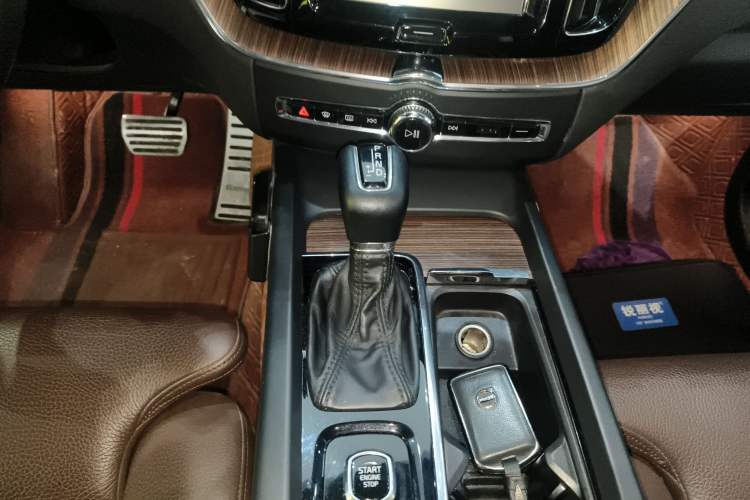 Used Volvo XC60 2021 T5 4x4 Smart Luxury Edition