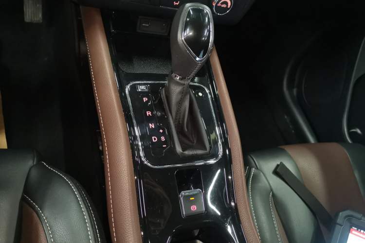 Used Dongfeng Fengon 580 2017 1.5T CVT Luxury Model