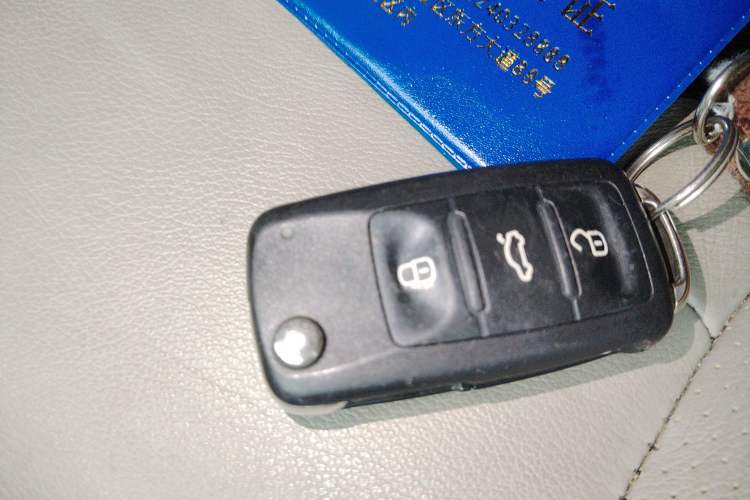 Used Volkswagen Cross Lavida 2014 1.6L Automatic Vehicle Key