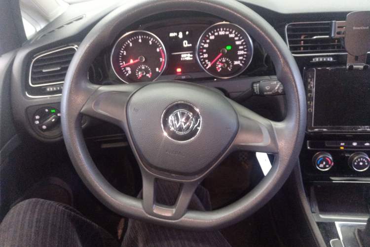 Used Volkswagen Golf 2018 1.6L Automatic Fashion Model
