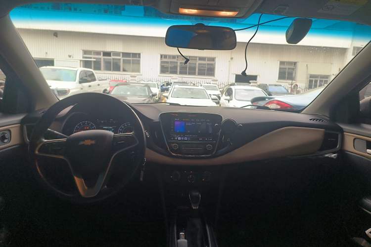 Used Chevrolet Monza 2022 320 Automatic Enjoyment Sunroof Version Center Console