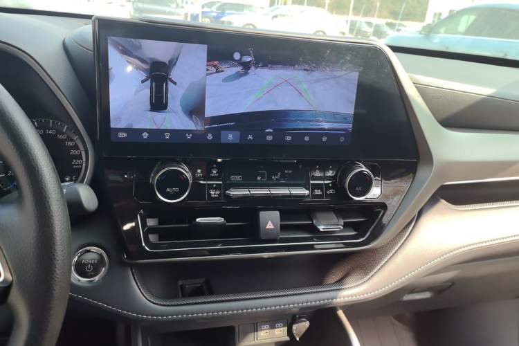 Used Toyota Highlander 2023 2.5L Smart Electric Hybrid Dual-Engine Two-Wheel Drive Elite Version 5 Seats Audio And AC Panel