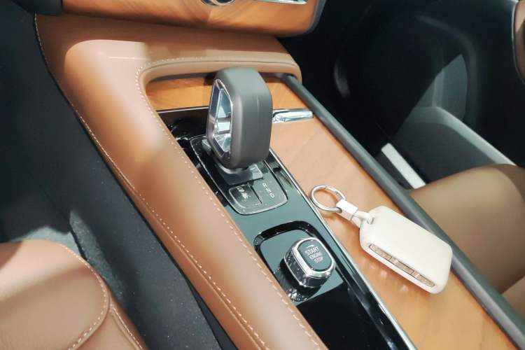 Used Volvo XC90 2024 B5 SmartDrive Luxury Edition 5 Seats