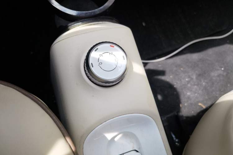 Used Wuling Hongguang MINIEV 2024 3rd Generation 215km Youth Edition Gear Lever