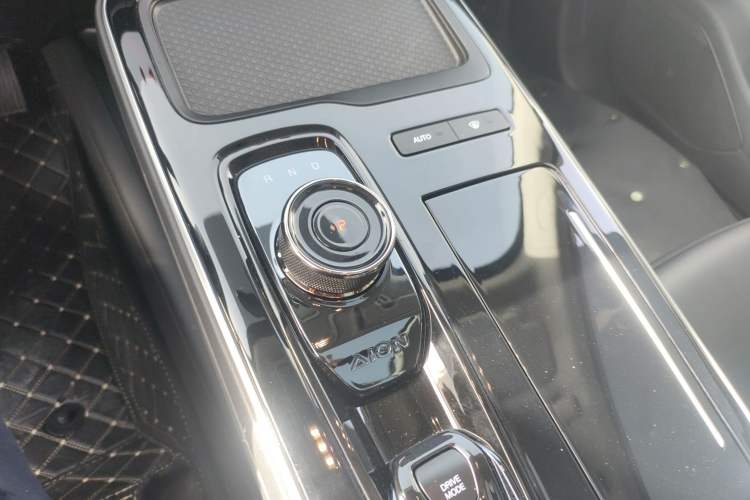 Used AION S 2023 Meizu 580 Lithium Iron Phosphate Gear Lever