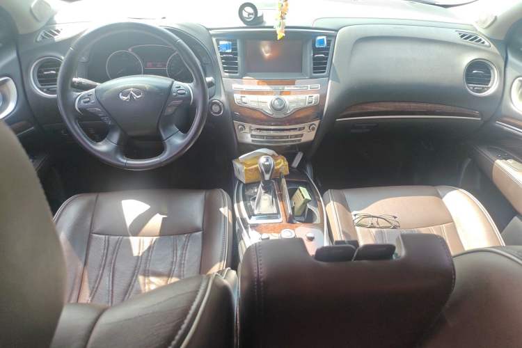 Used Infiniti QX60 2016 2.5 S/C Hybrid Four-Wheel Drive All-Terrain Version China V Emission Standard Center Console