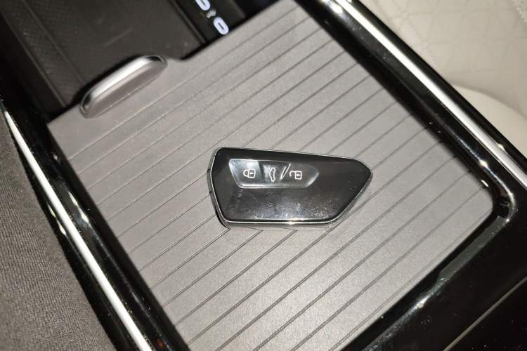 Used Volkswagen ID.6 X 2022 Smart Enjoyment Long-Range Edition
