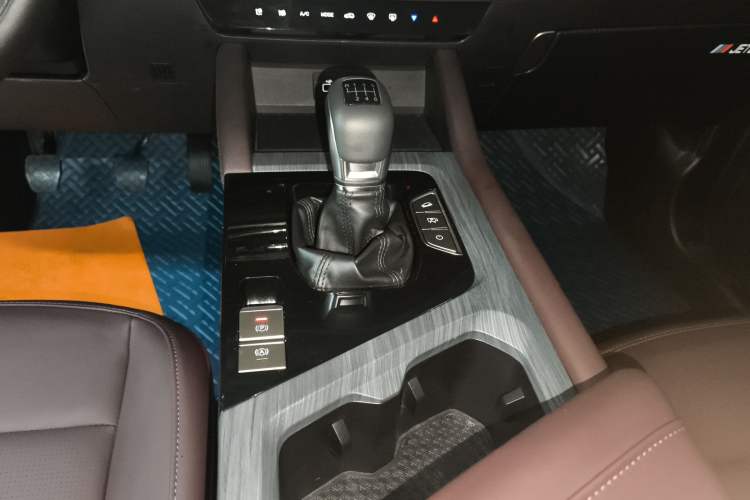 Used JETOUR X90 PLUS 2024 1.6TD Manual Yangfang PRO 7-Seater