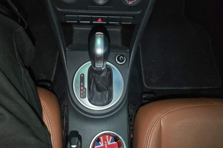 Used Volkswagen Beetle 2015 180TSI model
