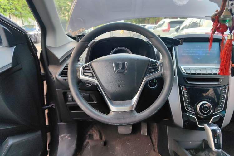 Used Luxgen U6 SUV 2014 1.8T ZhiZun Model