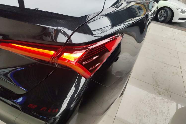Used Toyota Avalon 2022 2.0L Luxury Edition Right Rear Taillight