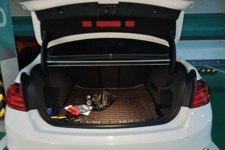 Used BMW 3 Series 2015 320Li Luxury Edition Fashion Model
