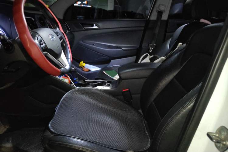 Used Hyundai Tucson 2018 1.6T Dual-Clutch Two-Wheel Drive 15th Anniversary Special Edition
