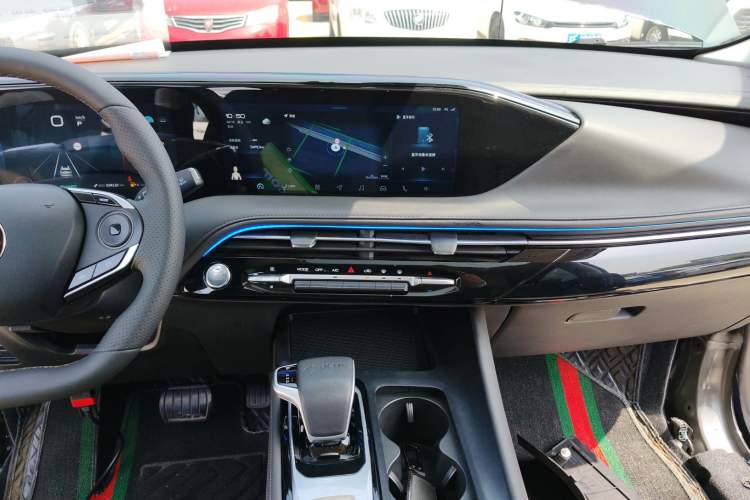 Used Dongfeng Aeolus Huge 2024 Mach Power 1.5T Premium Model Audio And AC Panel